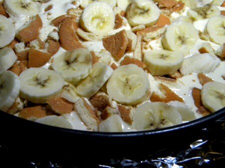 Banana and nilla wafer filling layer for the banana pudding cheesecake