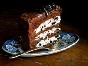 chocolate cake cookies and cream filling