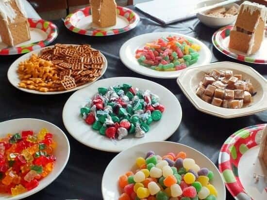 candy candy to decorage a graham cracker gingerbread house