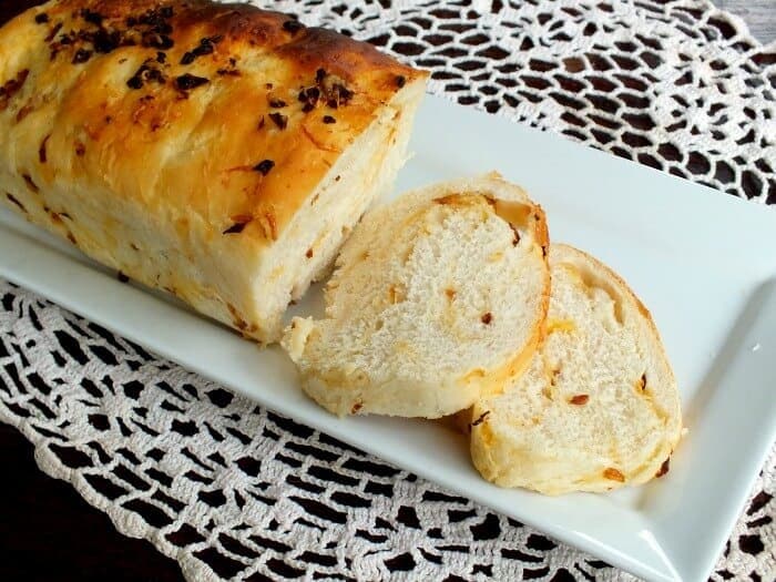 onion cheese yeast bread loaf is easy to make and perfect for grilled cheese sandwiches.|restlesschipotle.com