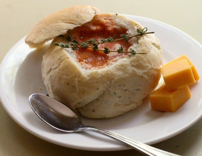 herbed italian bread bowls|restlesschipotle.com 