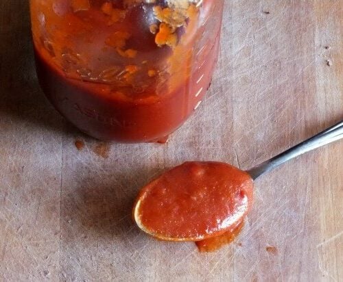 an easy to make barbecue sauce that is just right for almost everyone