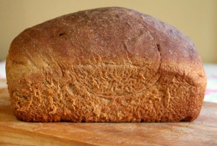 Best recipe for wheat bread ever! - Super easy, homemade 100 percent whole wheat sandwich bread with a little sweetness from molasses|restlesschipotl.com