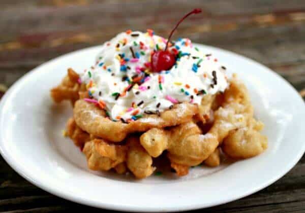 These easy, homemade funnel cakes are quick to make and your family will love them. Totally addictive. Restlesschipotle.com