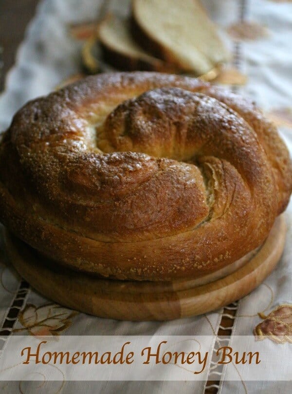 Homemade Honey Bun recipe is a sweet brunch treat. Restlesschipotle.com