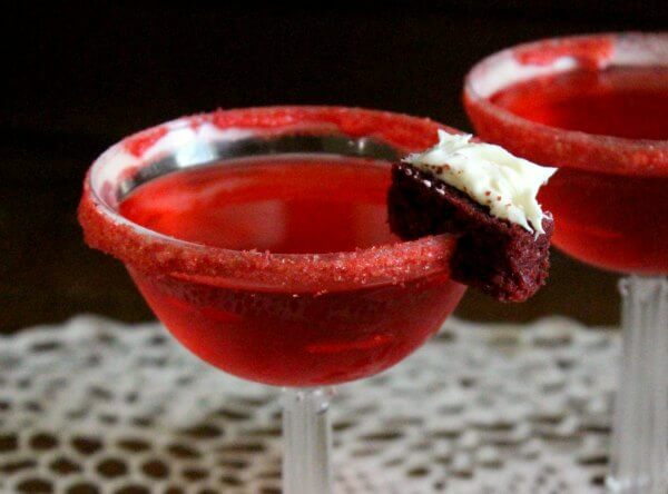 A Red Velvet Martini? Yes please! A beautiful crimson color and a very definite red velvet cake flavor. Restlesschipotle.com
