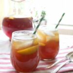 This bourbon peach tea is easy to make and SO good. From restlesschipotle.com