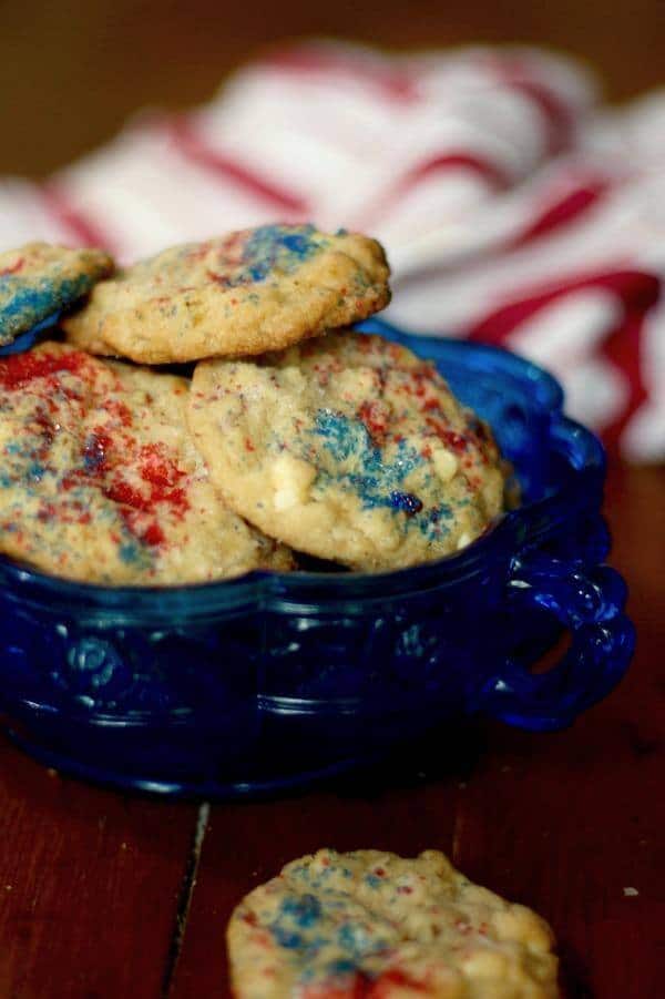 These easy, chewy coconut white chocolate chip cookies are yummy! From Restlesschipotle.com