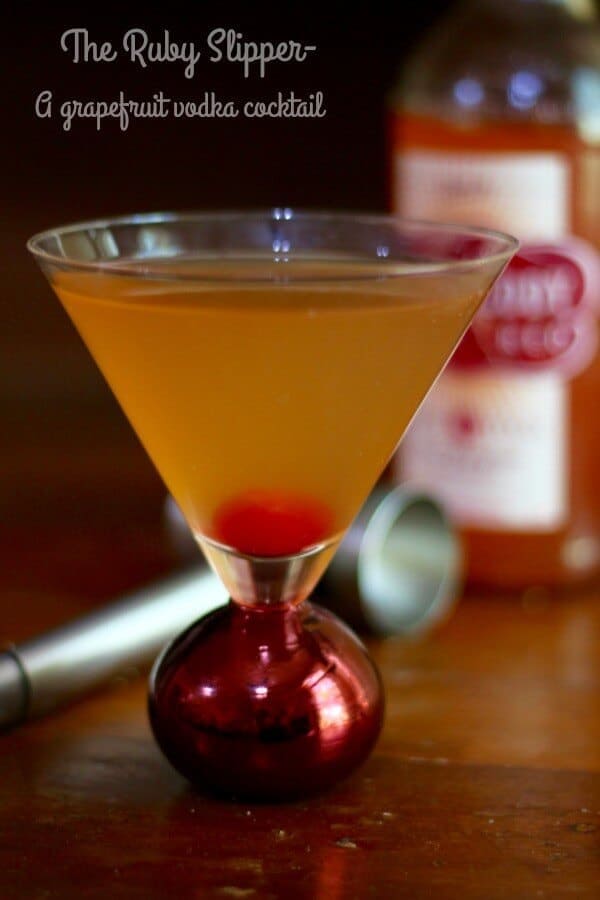 Fizzy grapefruit vodka cocktail made with Deep Eddy Ruby Red, St Germaine, and Ginger Beer! From RestlessChipotle.com