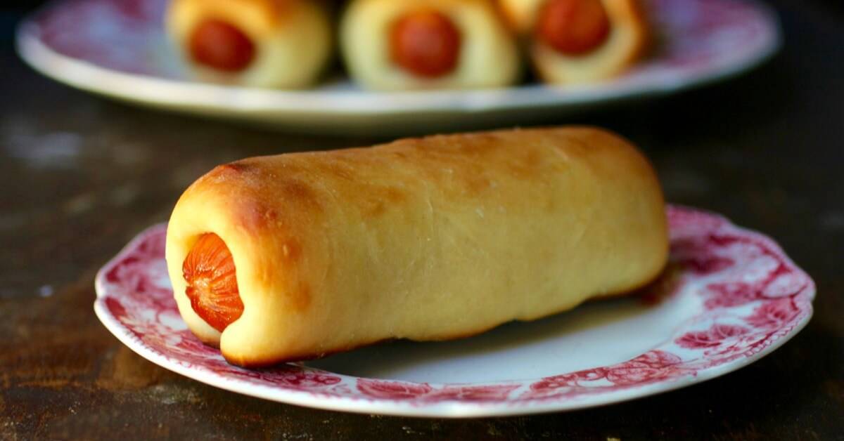 jalapeno sausage kolaches recipe is delicious & easy! From RestlessChipotle.com