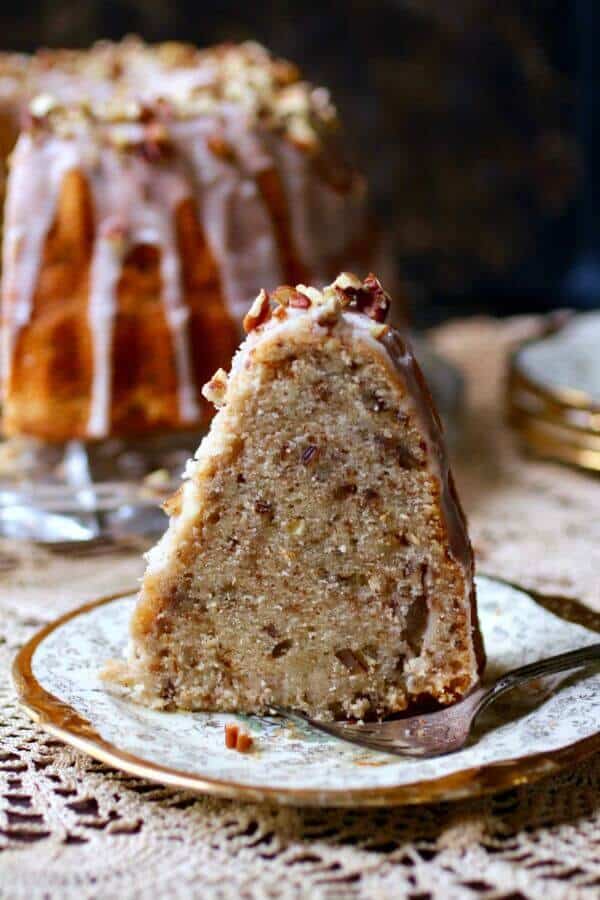 Easy bourbon cake recipe was found in a vintage cookbook. It's SO good! from RestlessChipotle.com