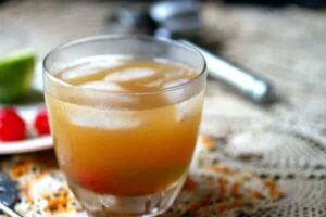 maplesyrupoldfashionedisabourboncocktail perfectforfall!FromRestlessChipotle.com
