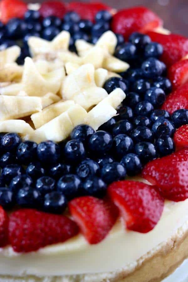 A great plain cheesecake recipe just needs a topping of fresh fruit if anything - from restlesschipotle.com 