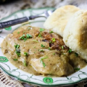 Southern Smothered Chicken: One Pan Recipe - Restless Chipotle