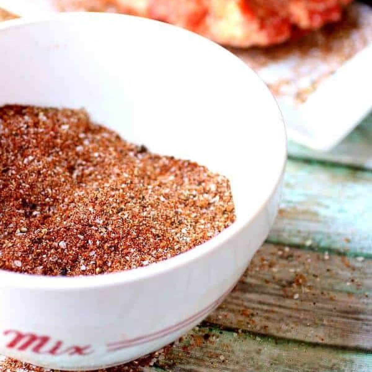 Closeup of the homemade dry rub in a bowl.