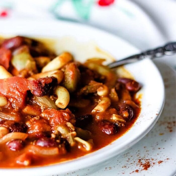 closeup of a bowl of chili with macaroni