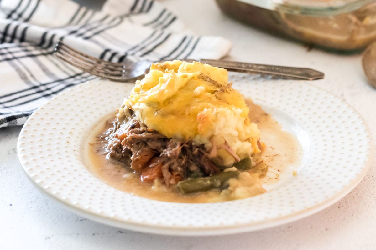 Beef and gravy under a thick mashed potato topping.