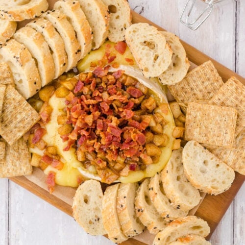 Overhead view of brie appetizer showing appetizer on tray.