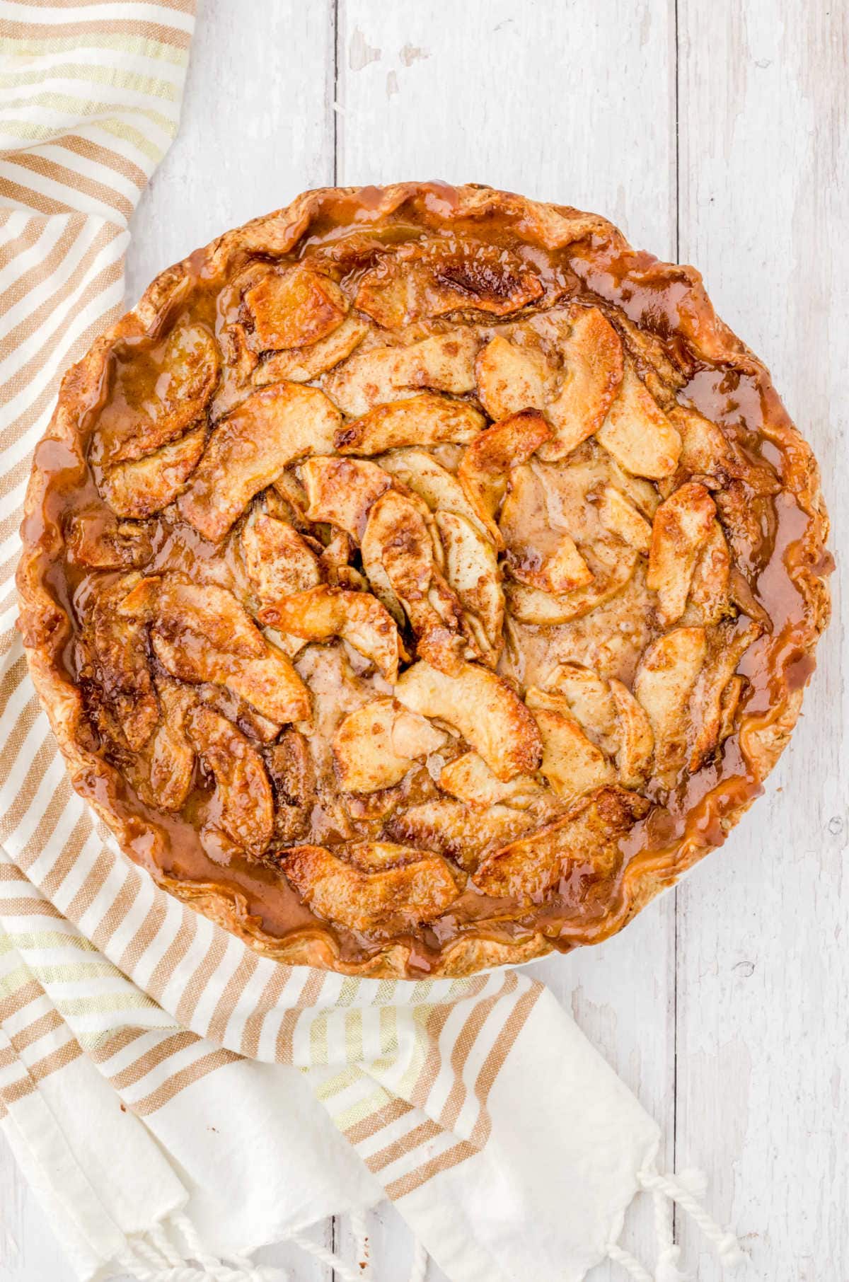 Overhead view of a whole apple pie.