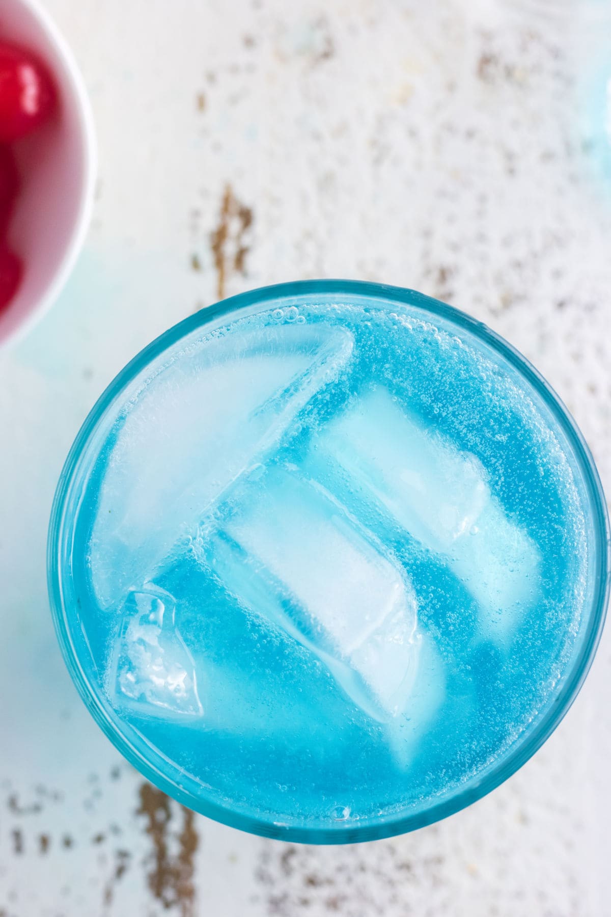 Closeup of gin and tonic with ice.