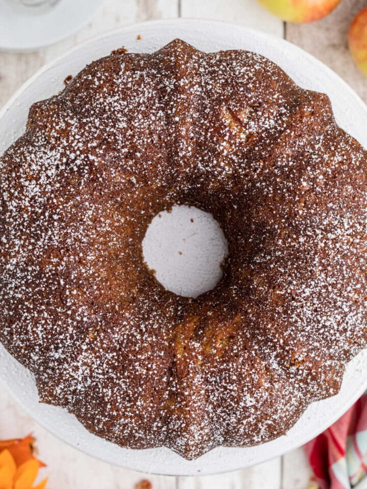 Overhead view of bundt cake for feature image.