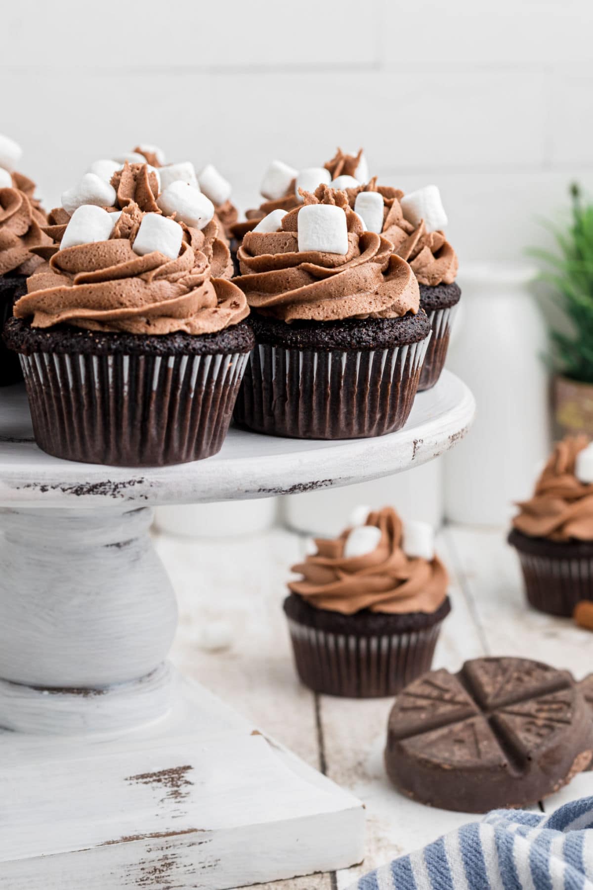 Cupcakes on a cakestand.