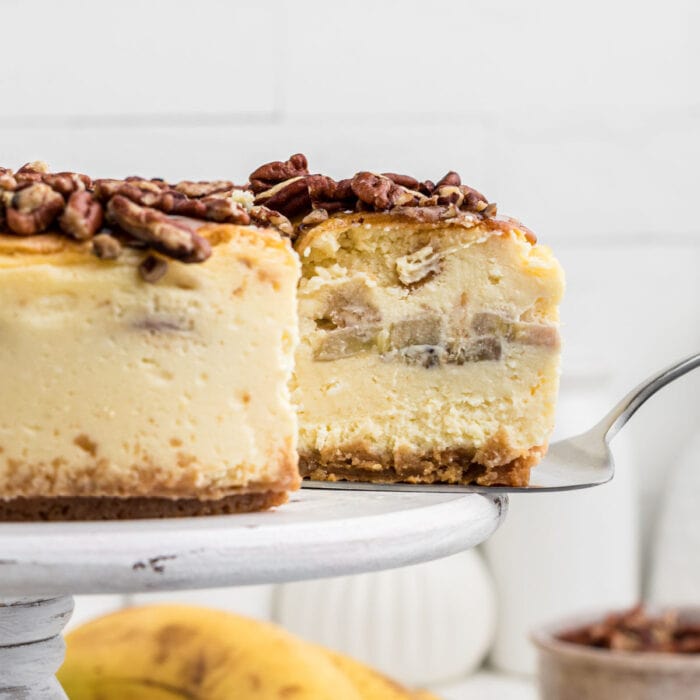 Feature image showing the layers of cheesecake and bananas.