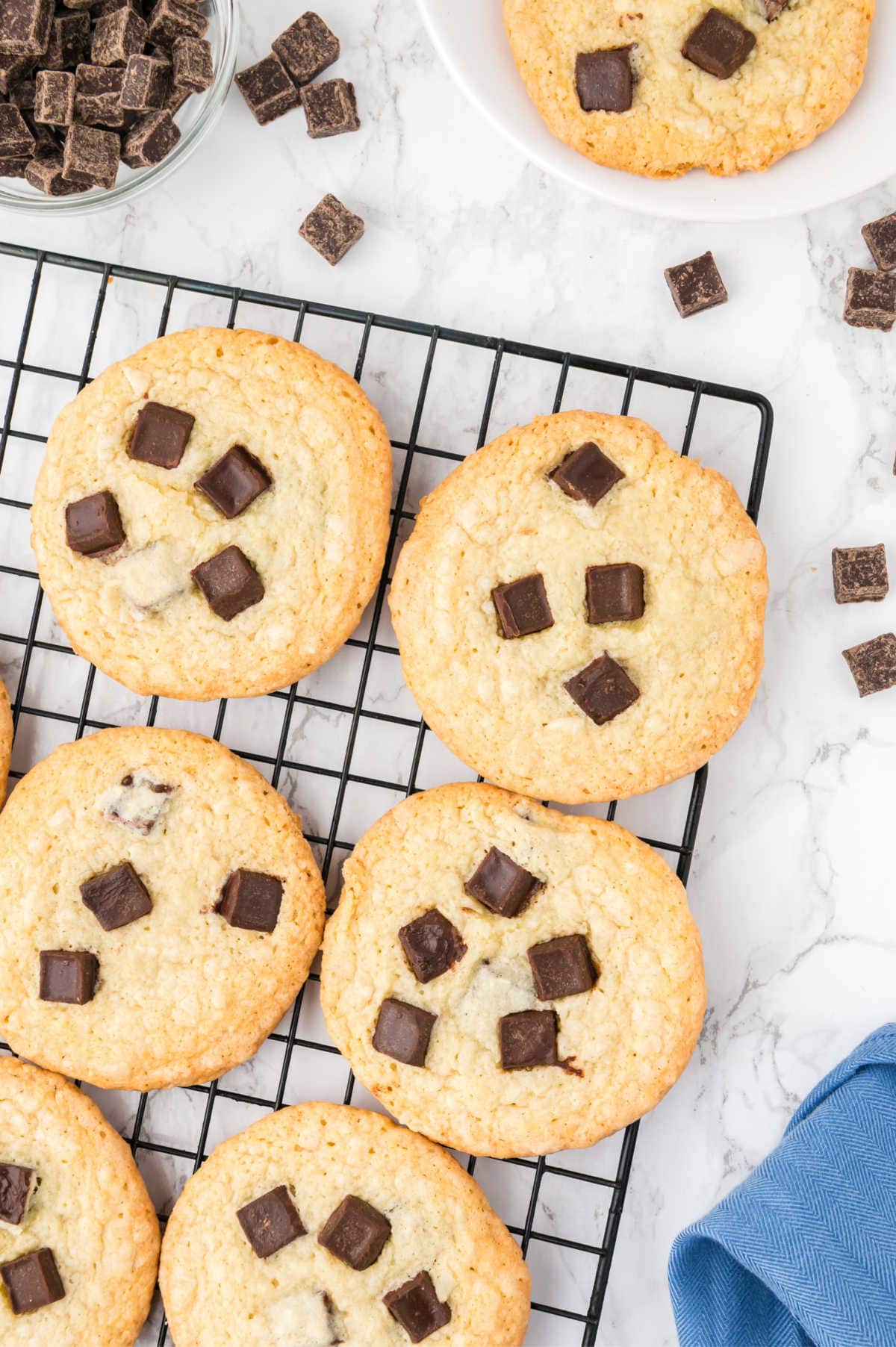 Cookies cooling on a cooling rack.