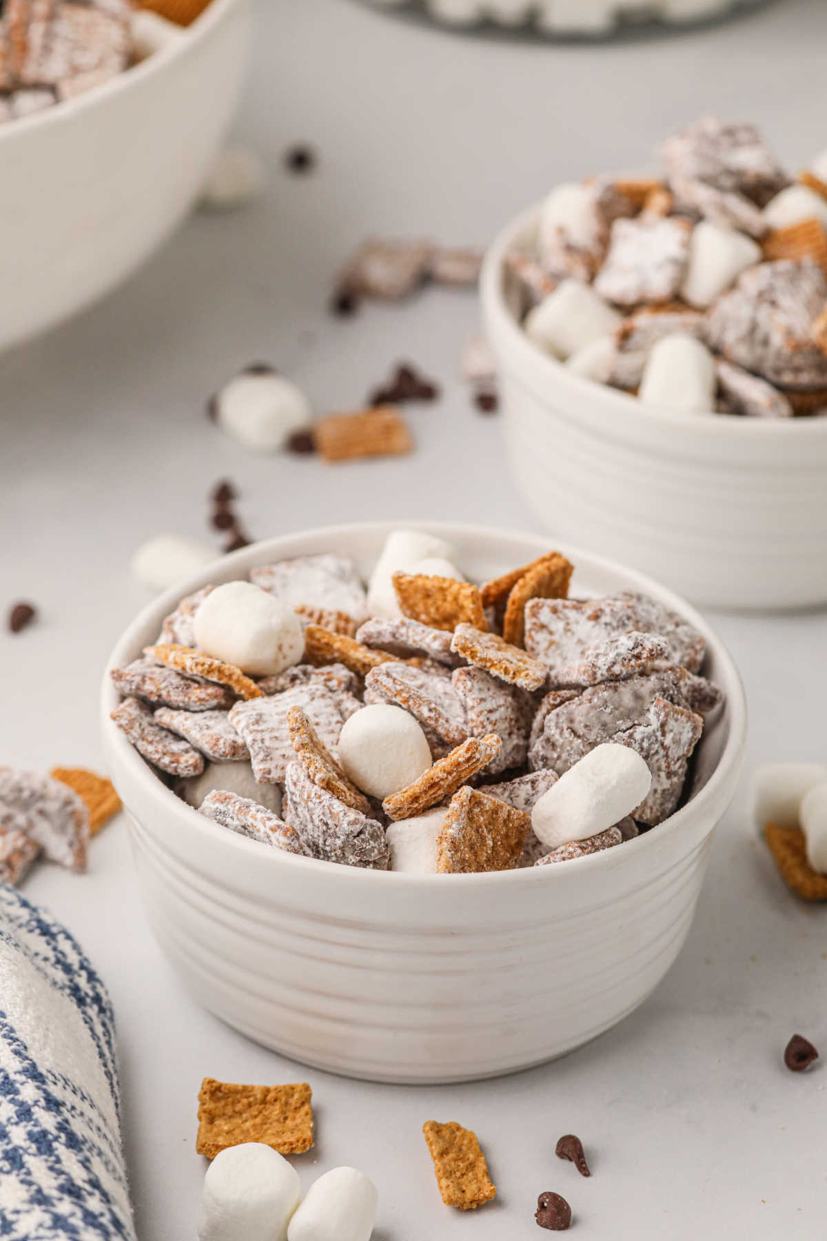 A bowl of snack mix.