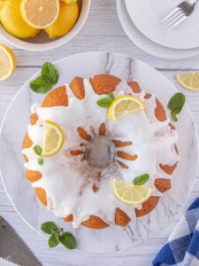 Overhead view of the finished cake on a cake plate.