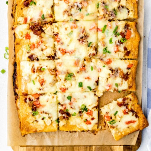 Overhead view of the pizza with a slice removed.