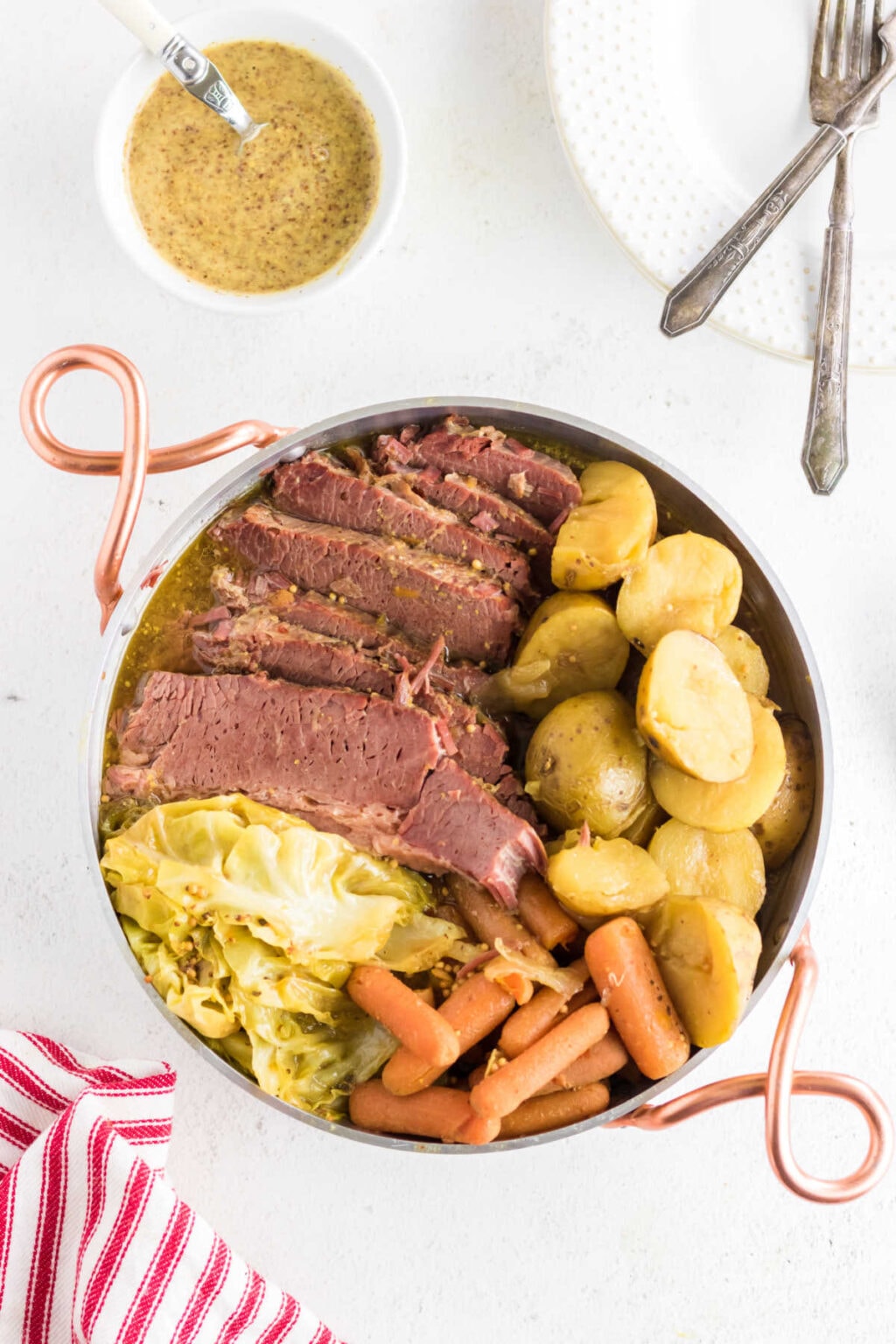Baked Corned Beef and Cabbage Recipe (Dutch Oven) Restless Chipotle