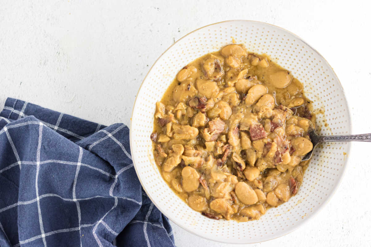 Butterbeans, also called lima beans, in a white bowl.