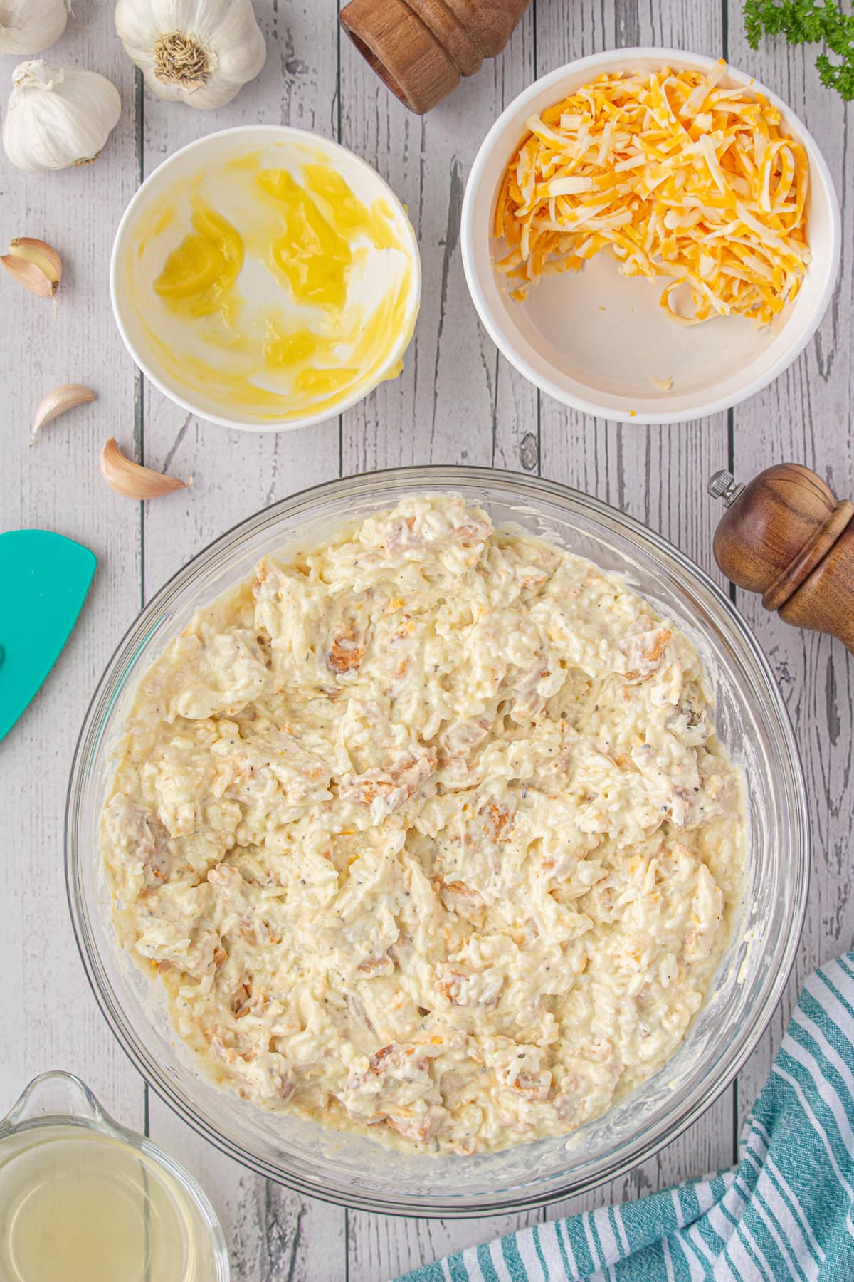 All of the ingredients mixed together in a bowl.