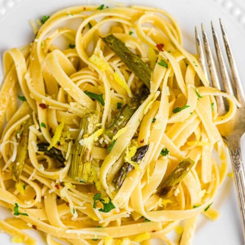 Lemon asparagus pasta on a plate.