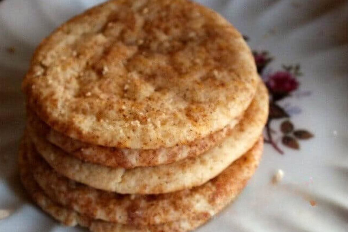 A stack of snickerdoodle cookies.