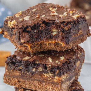 Closeup showing the layers in caramel graham fudge brownies.